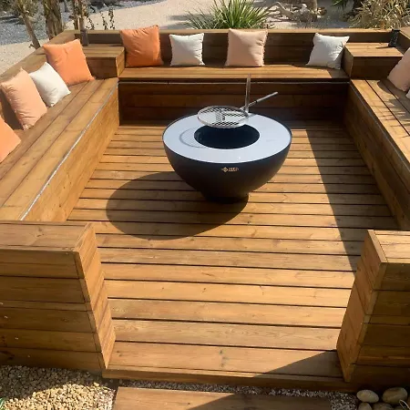 D Hotes Au Calme Avec Piscine Et Jacuzzi